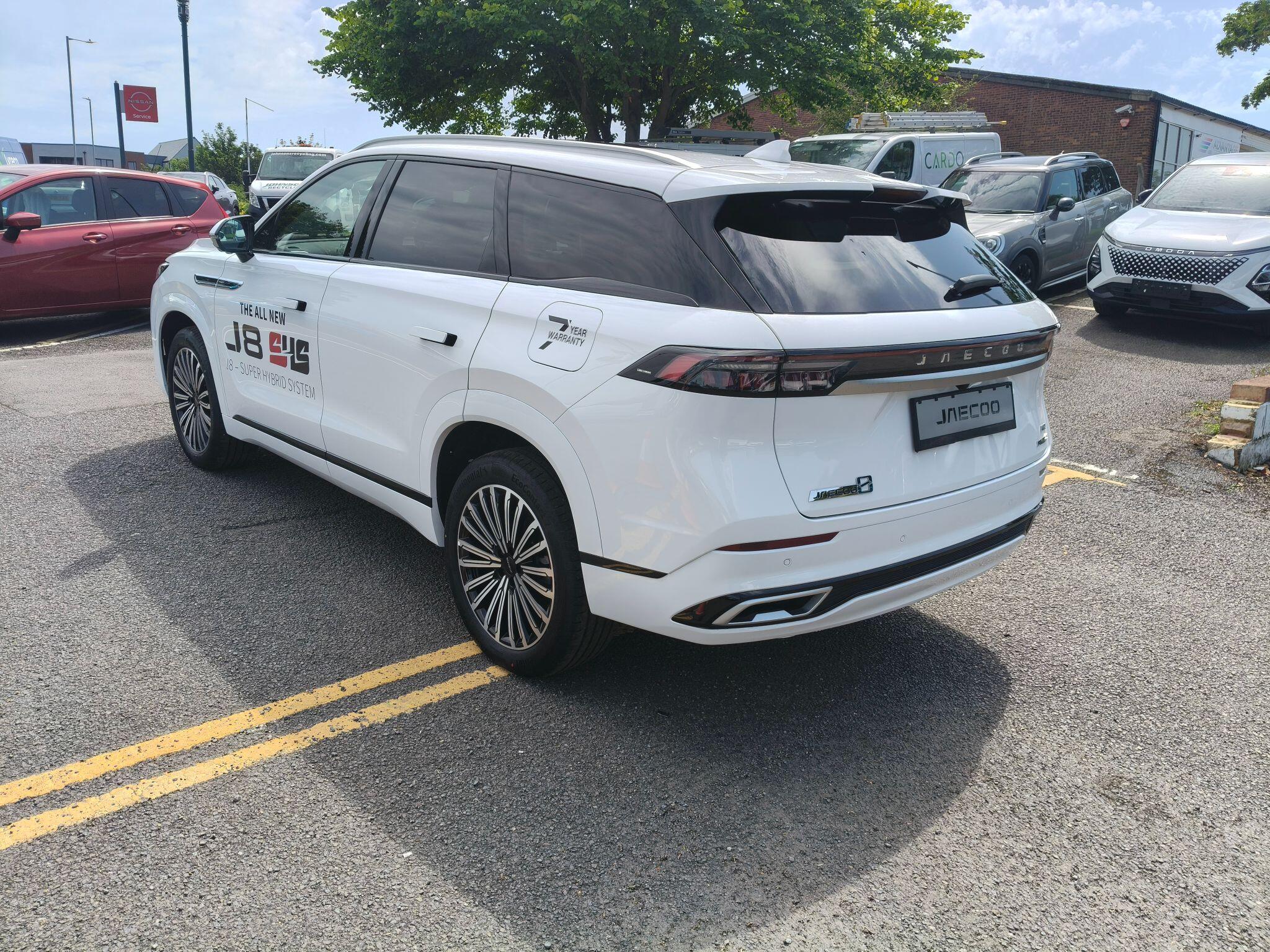 Large vehicle image